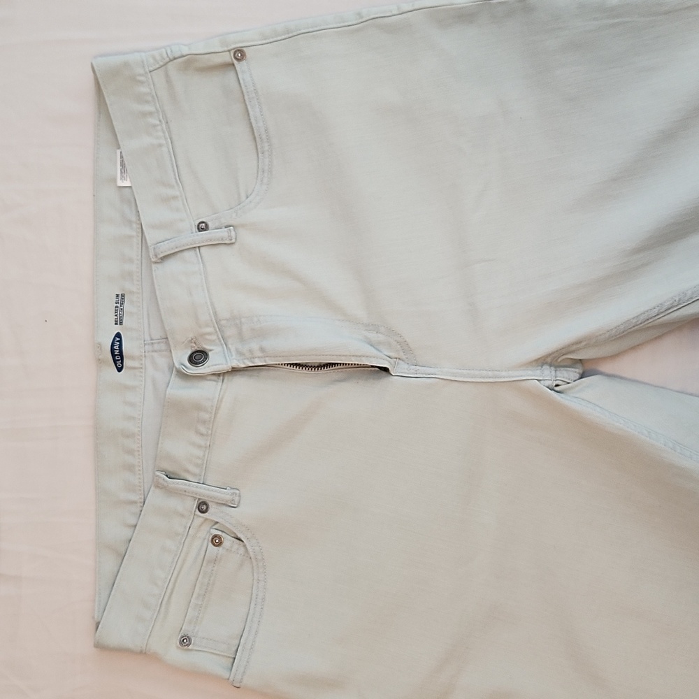 Old Navy Relaxed Slim Jeans in extra light wash, 36x32